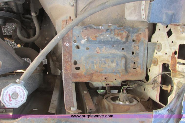 image for item I9545 1980 Ford F350 truck cab and chassis