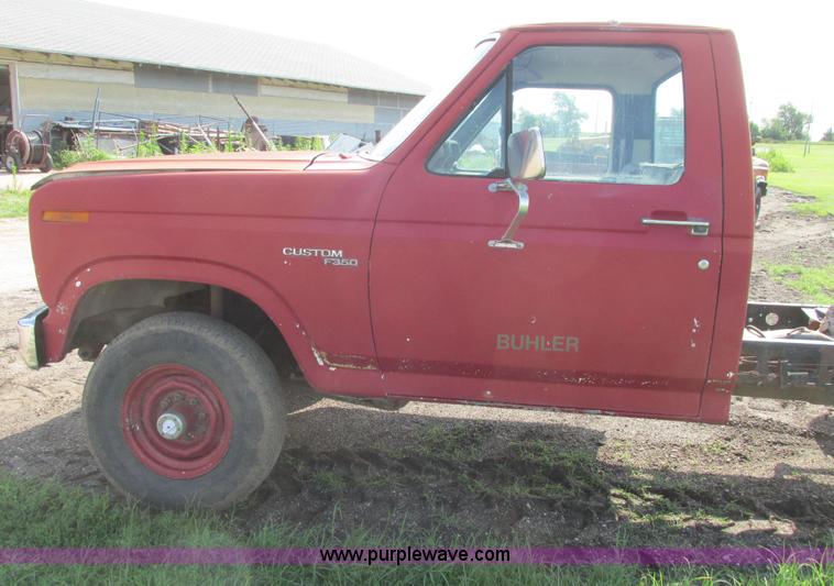 image for item I9545 1980 Ford F350 truck cab and chassis