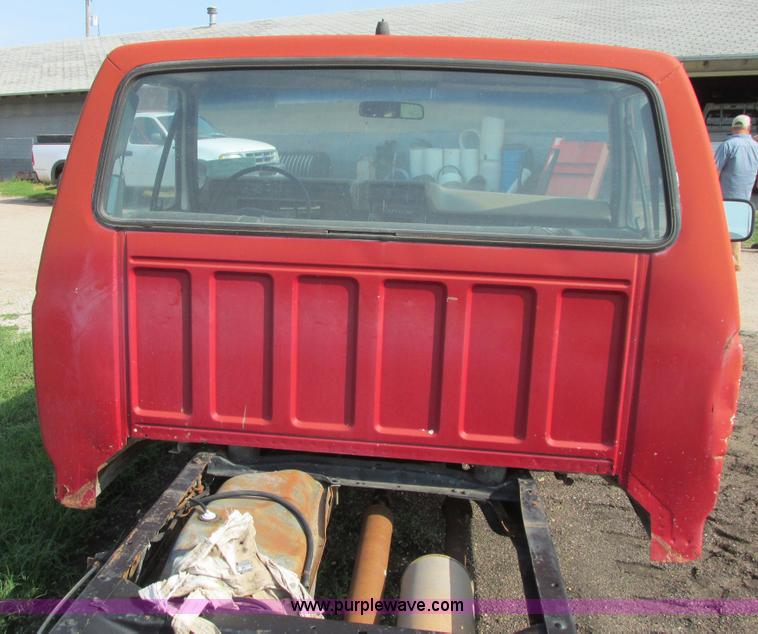 image for item I9545 1980 Ford F350 truck cab and chassis