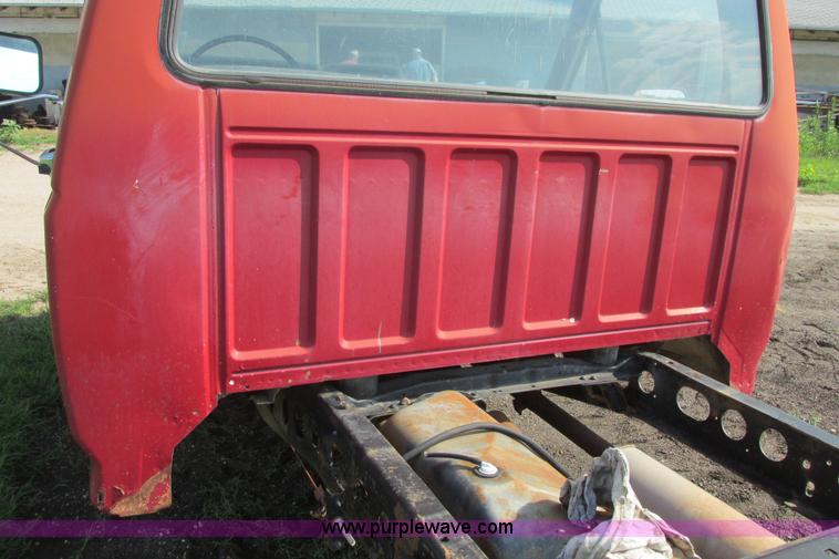 image for item I9545 1980 Ford F350 truck cab and chassis