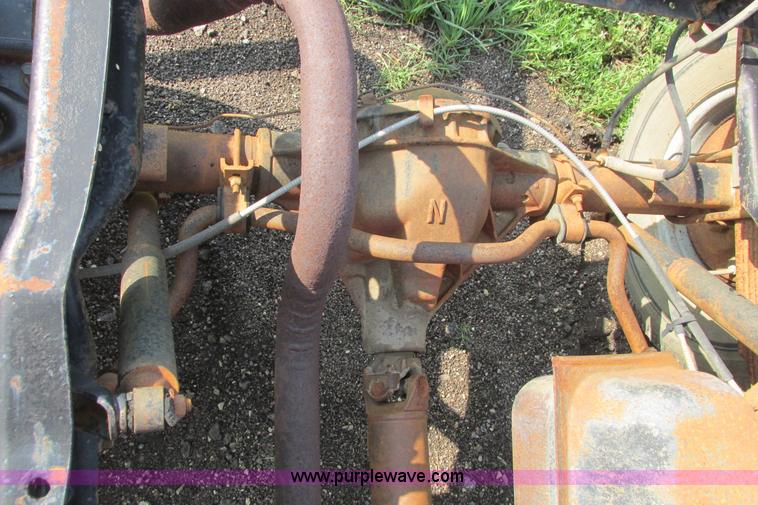 image for item I9545 1980 Ford F350 truck cab and chassis