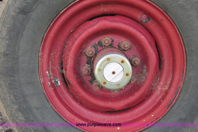 image for item I9545 1980 Ford F350 truck cab and chassis