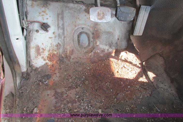 image for item I9545 1980 Ford F350 truck cab and chassis