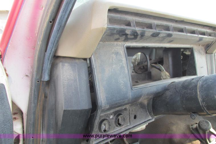 image for item I9545 1980 Ford F350 truck cab and chassis