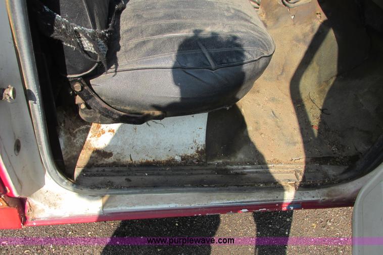 image for item I9545 1980 Ford F350 truck cab and chassis