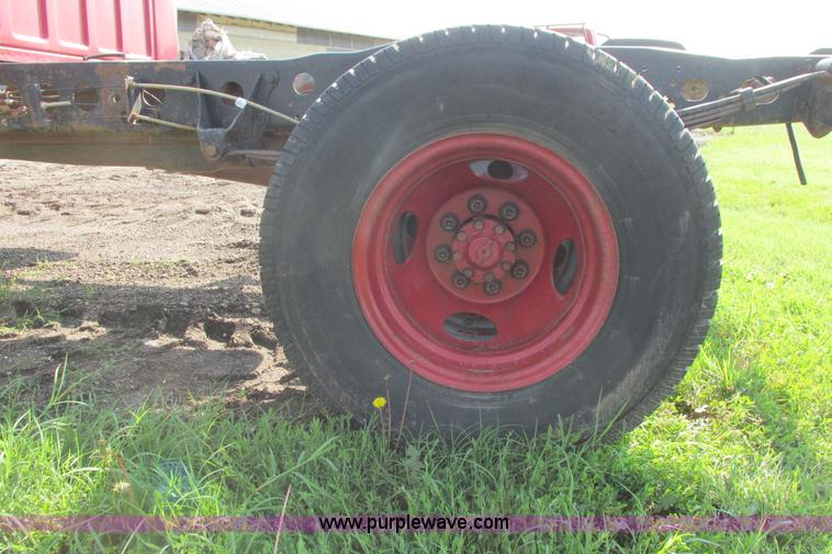 image for item I9545 1980 Ford F350 truck cab and chassis