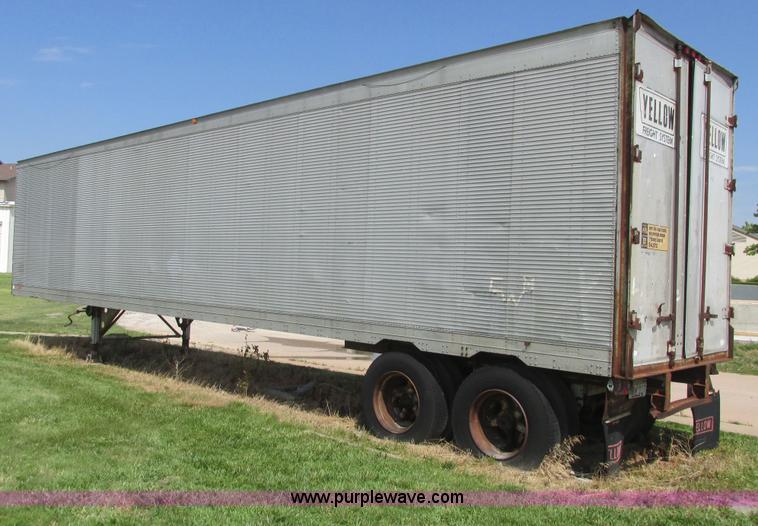 image for item I9549 1979 Fruehauf dry van trailer