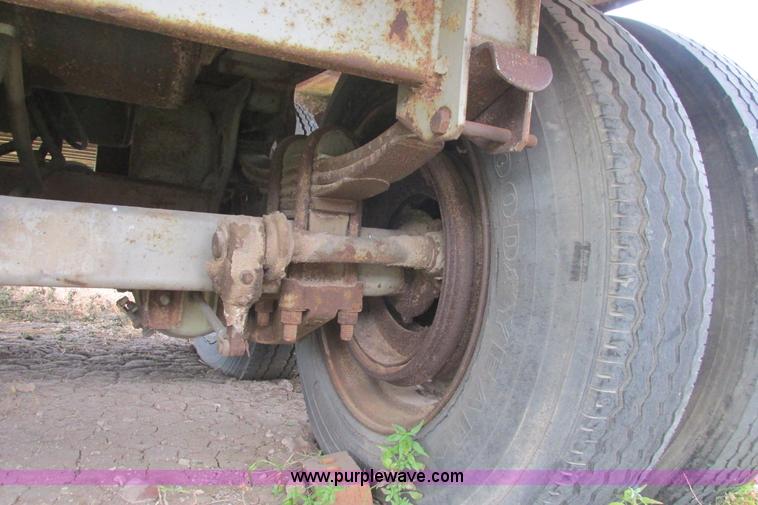 image for item I9549 1979 Fruehauf dry van trailer