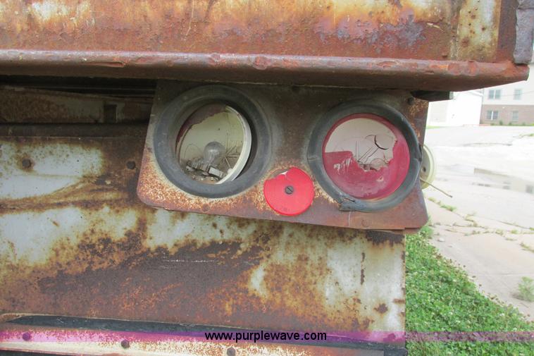 image for item I9549 1979 Fruehauf dry van trailer