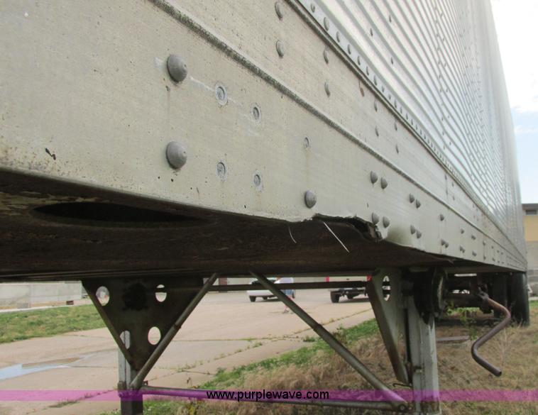 image for item I9549 1979 Fruehauf dry van trailer