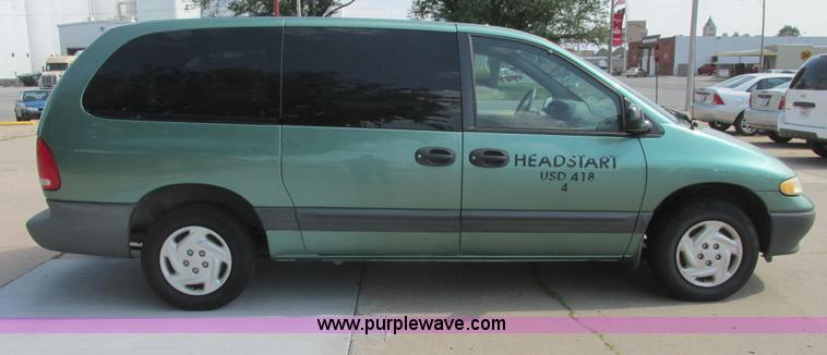 image for item I9559 1998 Dodge Grand Caravan SE van