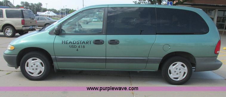 image for item I9559 1998 Dodge Grand Caravan SE van