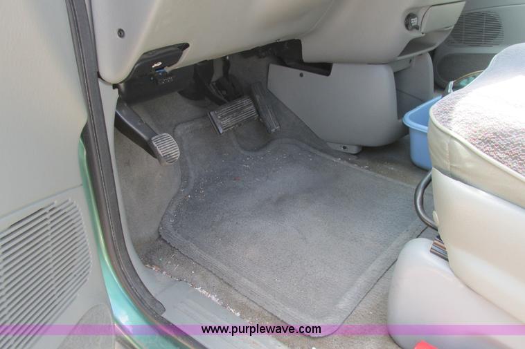 image for item I9559 1998 Dodge Grand Caravan SE van