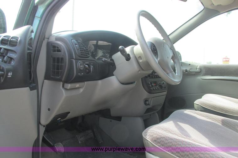 image for item I9559 1998 Dodge Grand Caravan SE van