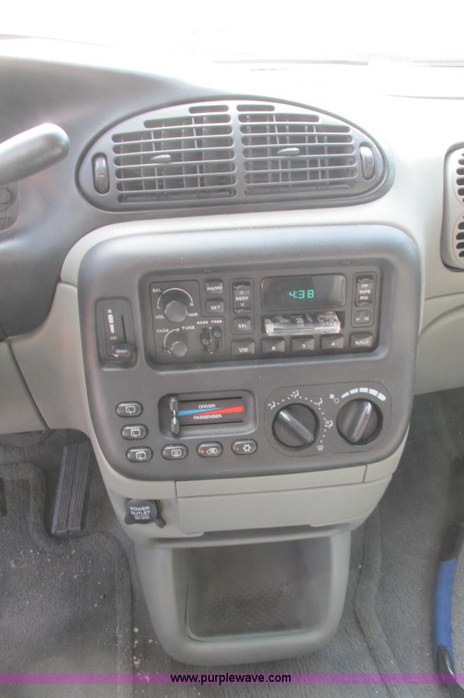 image for item I9559 1998 Dodge Grand Caravan SE van