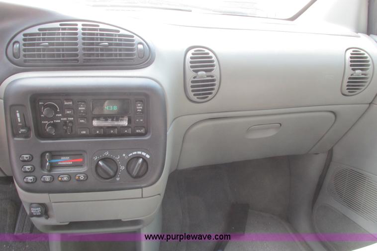 image for item I9559 1998 Dodge Grand Caravan SE van