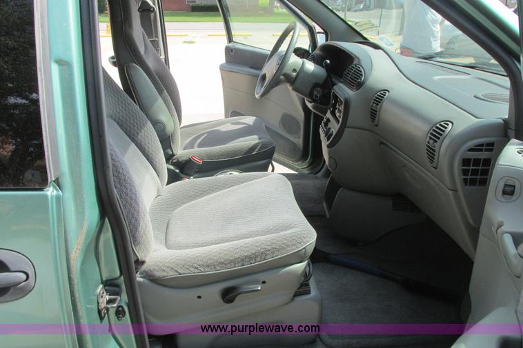 image for item I9559 1998 Dodge Grand Caravan SE van