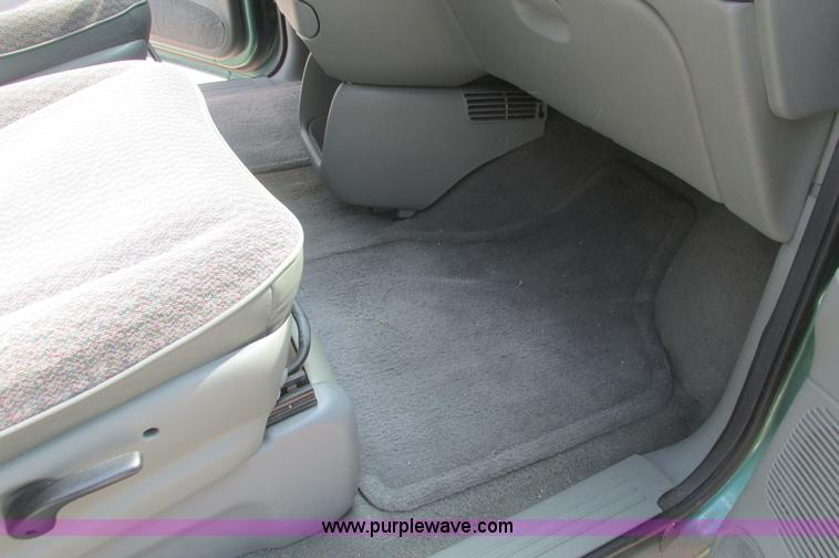 image for item I9559 1998 Dodge Grand Caravan SE van