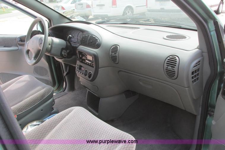image for item I9559 1998 Dodge Grand Caravan SE van