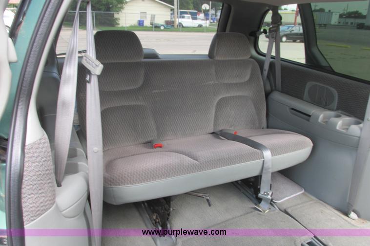 image for item I9559 1998 Dodge Grand Caravan SE van