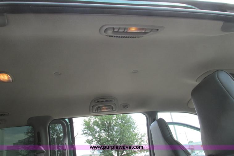 image for item I9559 1998 Dodge Grand Caravan SE van