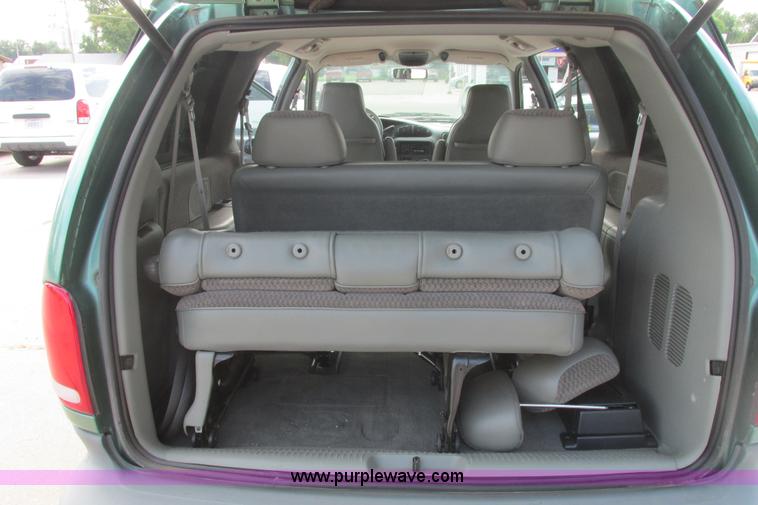 image for item I9559 1998 Dodge Grand Caravan SE van