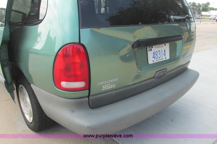 image for item I9559 1998 Dodge Grand Caravan SE van