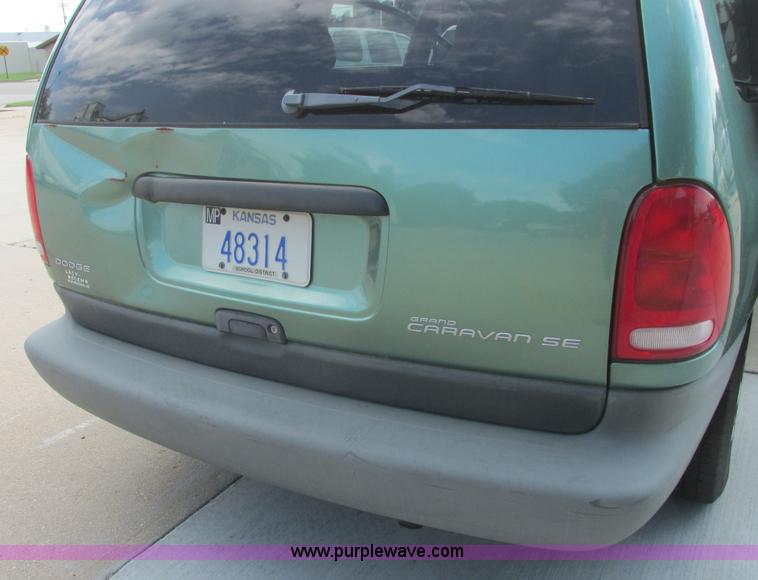 image for item I9559 1998 Dodge Grand Caravan SE van