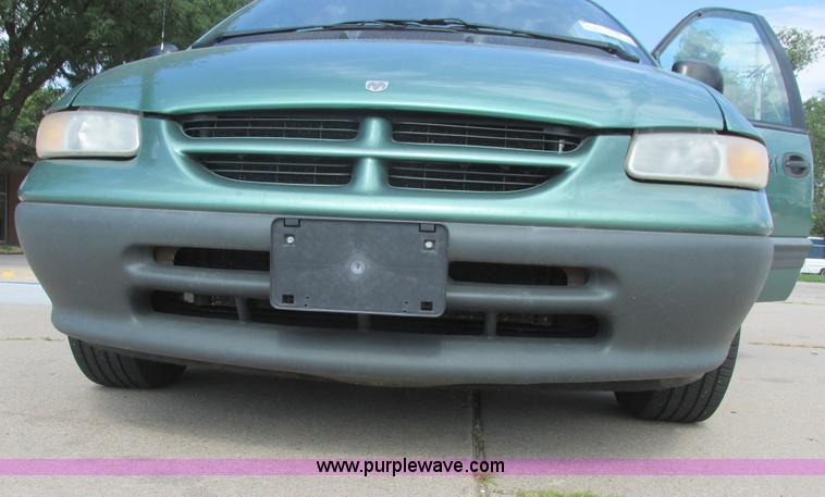 image for item I9559 1998 Dodge Grand Caravan SE van