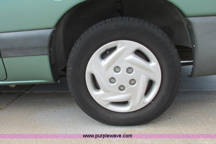 image for item I9559 1998 Dodge Grand Caravan SE van