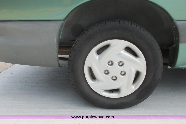 image for item I9559 1998 Dodge Grand Caravan SE van