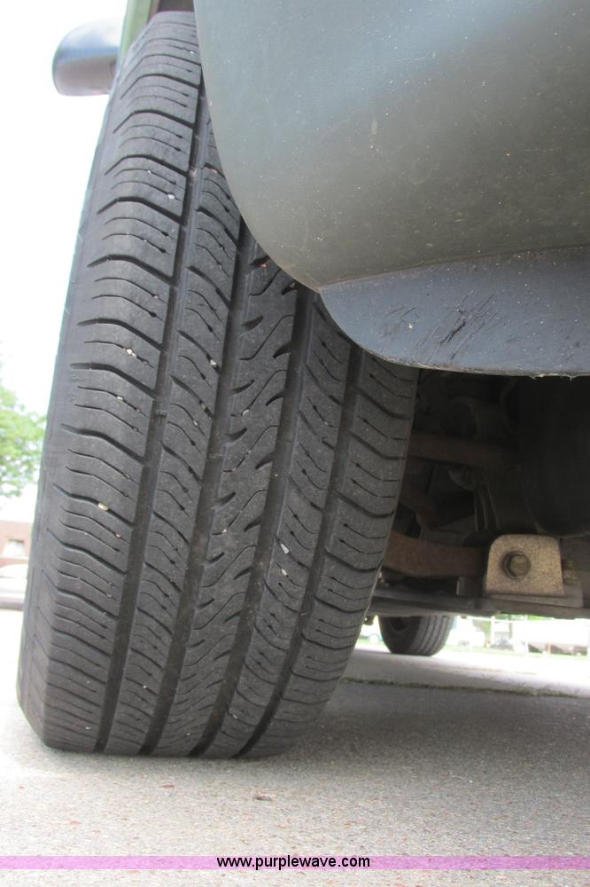 image for item I9559 1998 Dodge Grand Caravan SE van