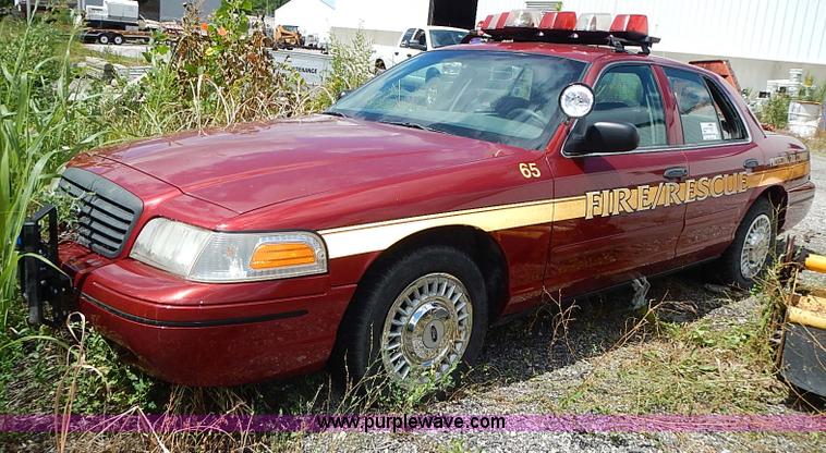 image for item J1022 2000 Ford Crown Victoria Police Interceptor