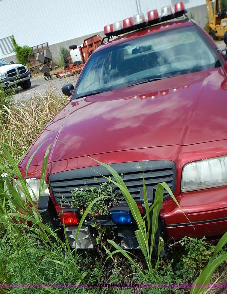 image for item J1022 2000 Ford Crown Victoria Police Interceptor