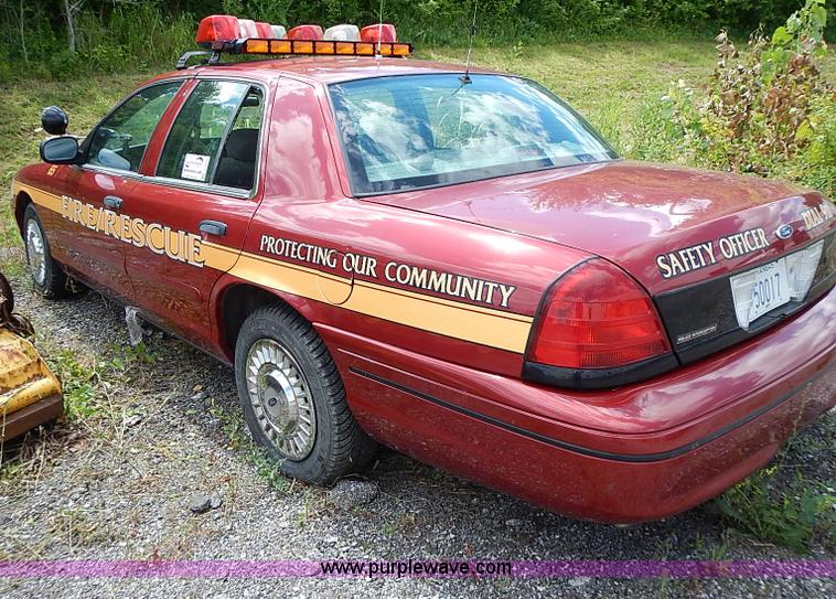 image for item J1022 2000 Ford Crown Victoria Police Interceptor