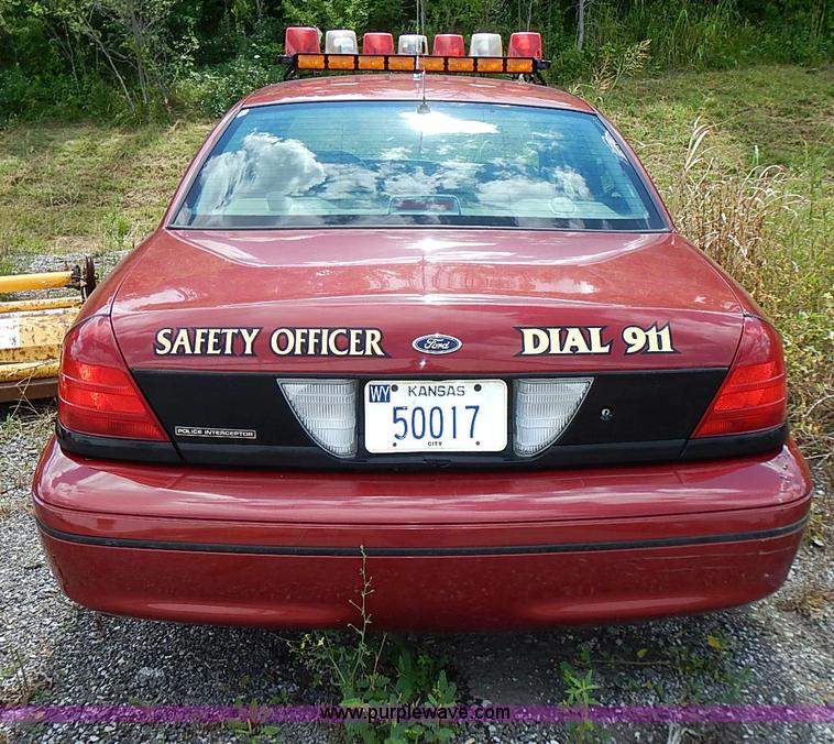 image for item J1022 2000 Ford Crown Victoria Police Interceptor