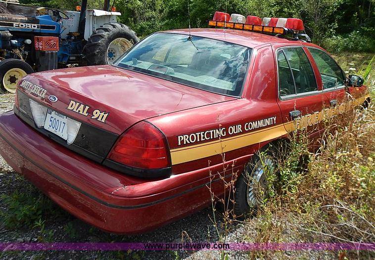 image for item J1022 2000 Ford Crown Victoria Police Interceptor