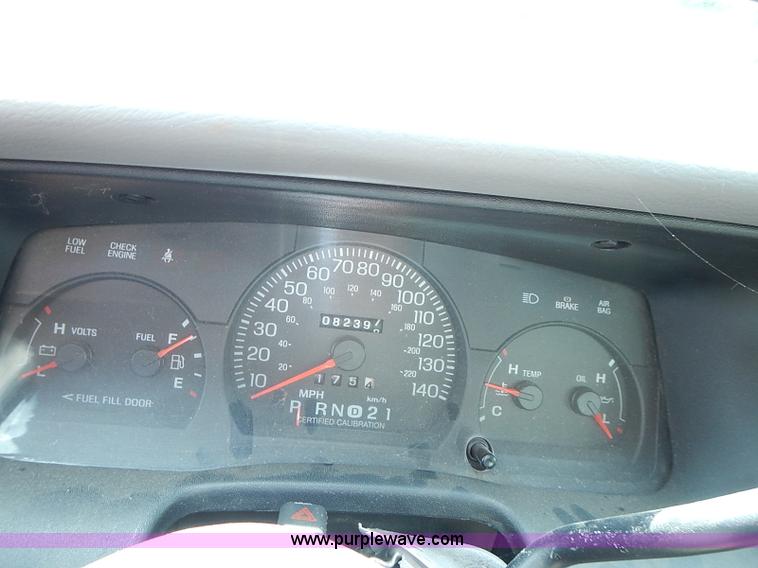 image for item J1022 2000 Ford Crown Victoria Police Interceptor