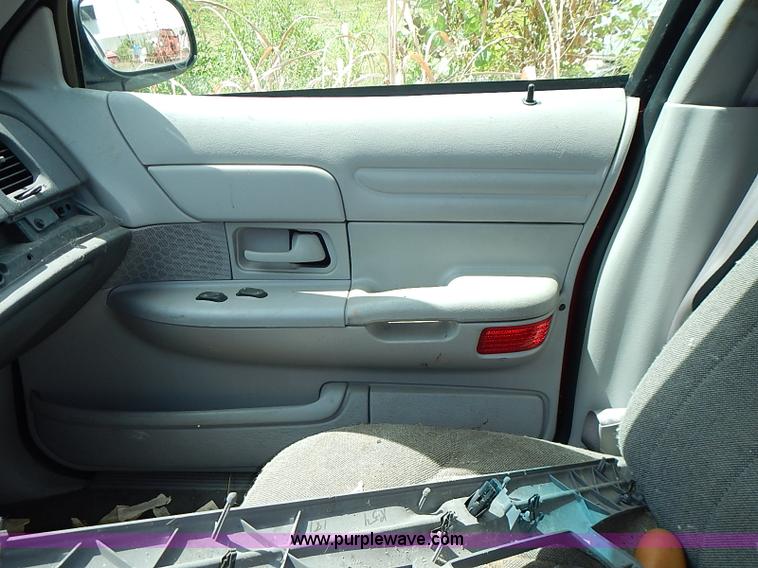 image for item J1022 2000 Ford Crown Victoria Police Interceptor