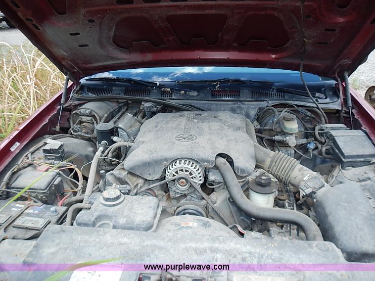image for item J1022 2000 Ford Crown Victoria Police Interceptor
