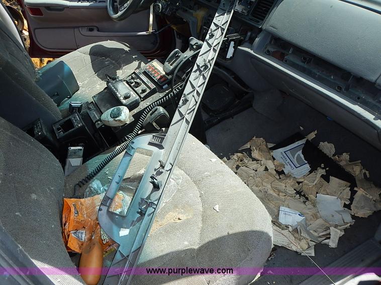 image for item J1022 2000 Ford Crown Victoria Police Interceptor