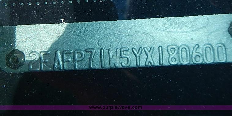 image for item J1022 2000 Ford Crown Victoria Police Interceptor