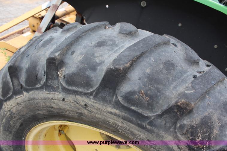 image for item J1026 2003 John Deere 5420 tractor