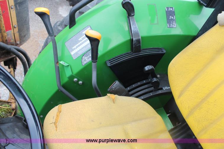 image for item J1026 2003 John Deere 5420 tractor