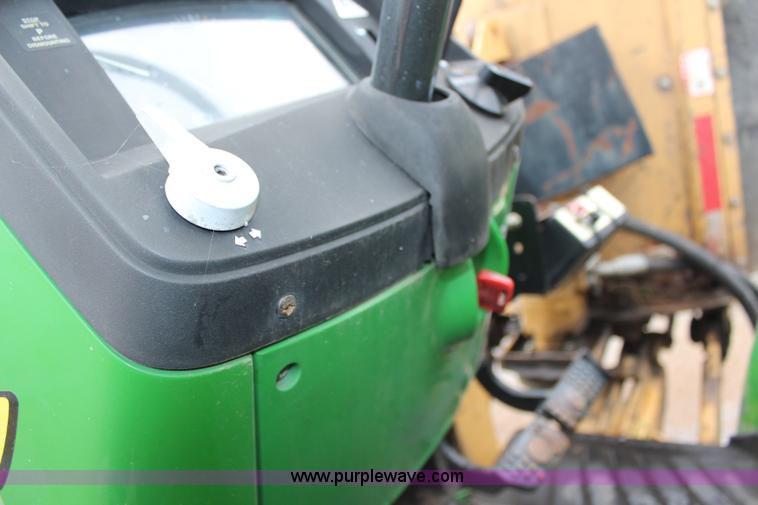 image for item J1026 2003 John Deere 5420 tractor