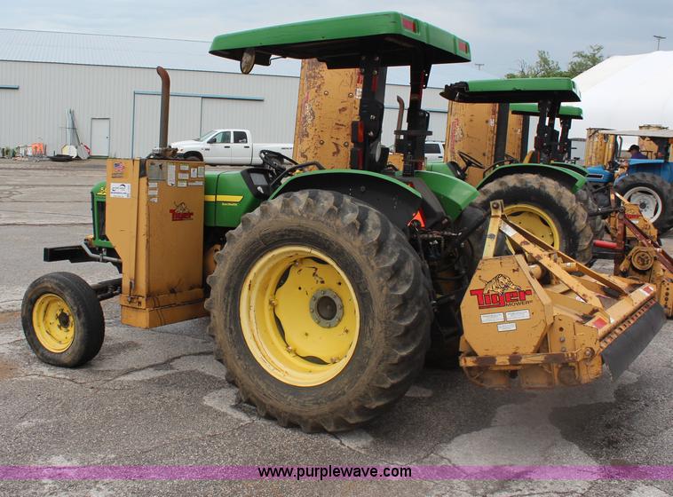 image for item J1035 2003 John Deere 5420 tractor