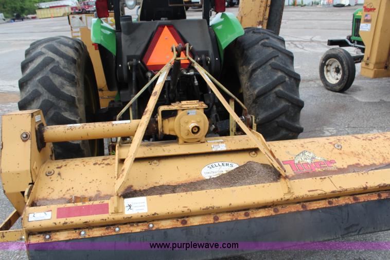 image for item J1035 2003 John Deere 5420 tractor