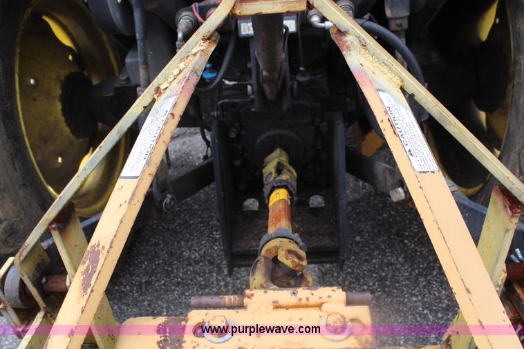 image for item J1035 2003 John Deere 5420 tractor
