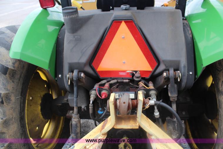 image for item J1035 2003 John Deere 5420 tractor