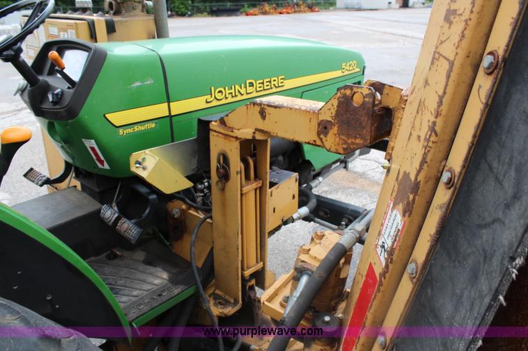 image for item J1035 2003 John Deere 5420 tractor